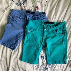 Set of 2 Bermuda Shorts (both size 29)